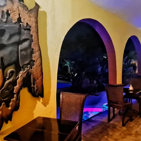 Villa Paraiso - Naturism Optional Adults Only Bed & Breakfast Porches (Algarve)