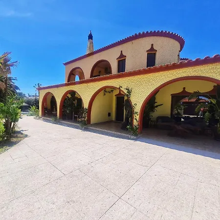 Villa Paraiso - Naturism Optional Adults Only Bed & Breakfast