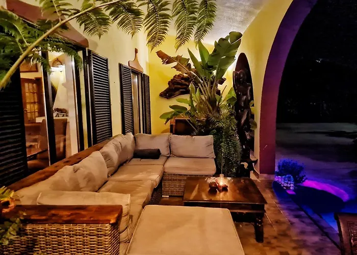 Couette-café Paraiso - Naturism Optional Adults Only
