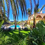 Couette-café Paraiso - Naturism Optional Adults Only