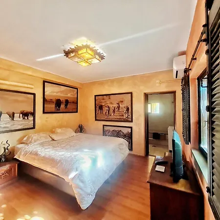 Paraiso - Naturism Optional Adults Only Bed & Breakfast Porches (Algarve)