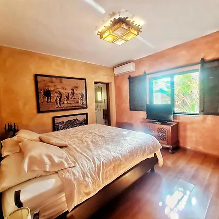 Bed & Breakfast Paraiso - Naturism Optional Adults Only Porches (Algarve)