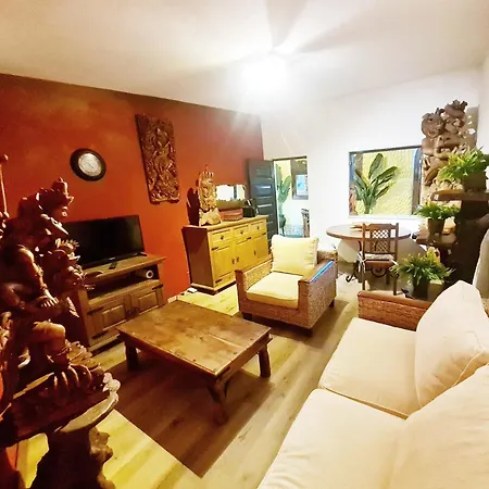 Bed & Breakfast Paraiso - Naturism Optional Adults Only
