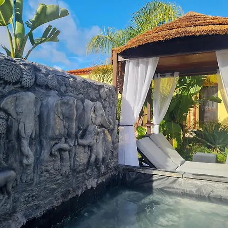 Paraiso - Naturism Optional Adults Only Bed & Breakfast 4*