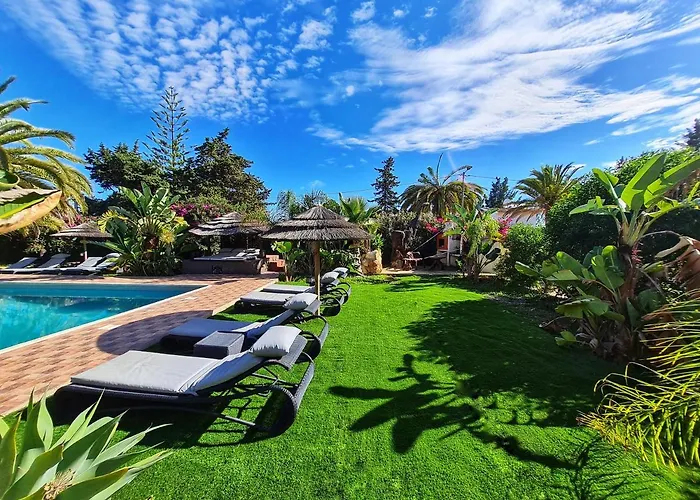 Bed & Breakfast Villa Paraiso - Naturism Optional Adults Only Porches (Algarve)