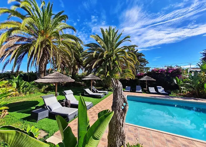 Villa Paraiso - Naturism Optional Adults Only Bed & Breakfast Porches (Algarve)