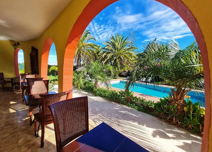Villa Paraiso - Naturism Optional Adults Only Bed & Breakfast