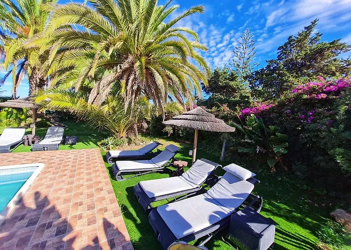 Villa Paraiso - Naturism Optional Adults Only Bed & Breakfast